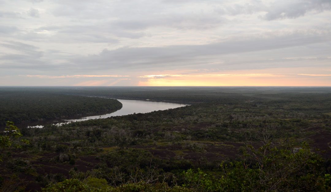 Atardecer en el Guainía